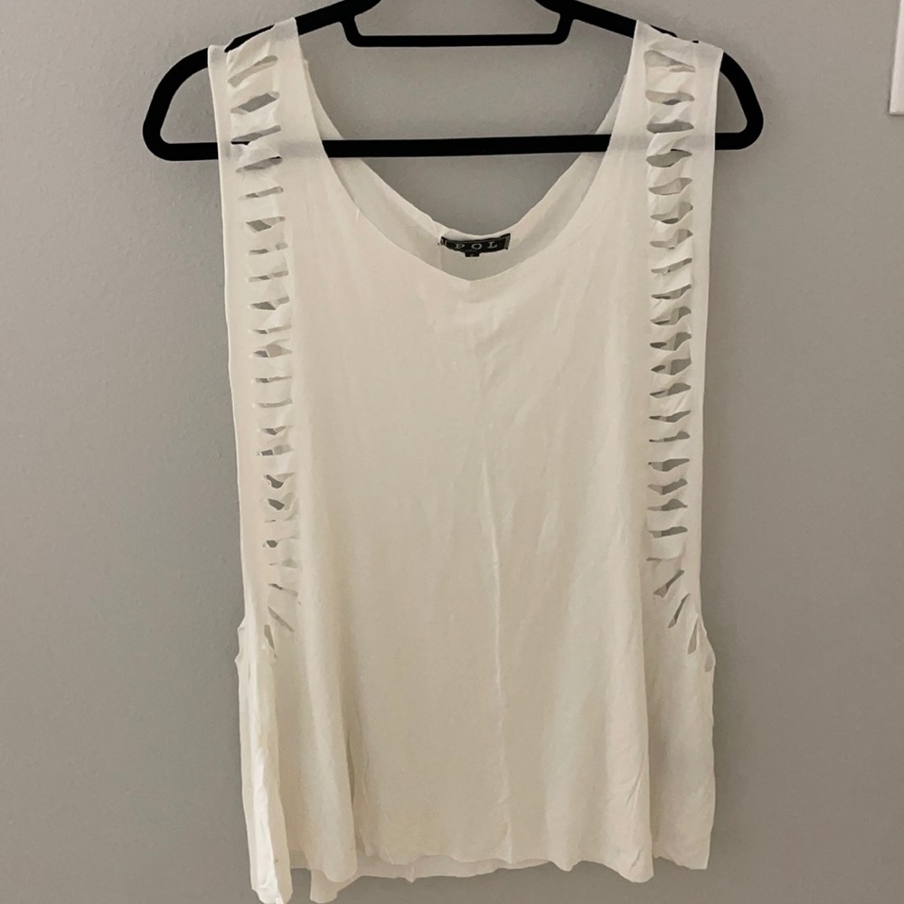 POL Ribbed going out tank. Size small.